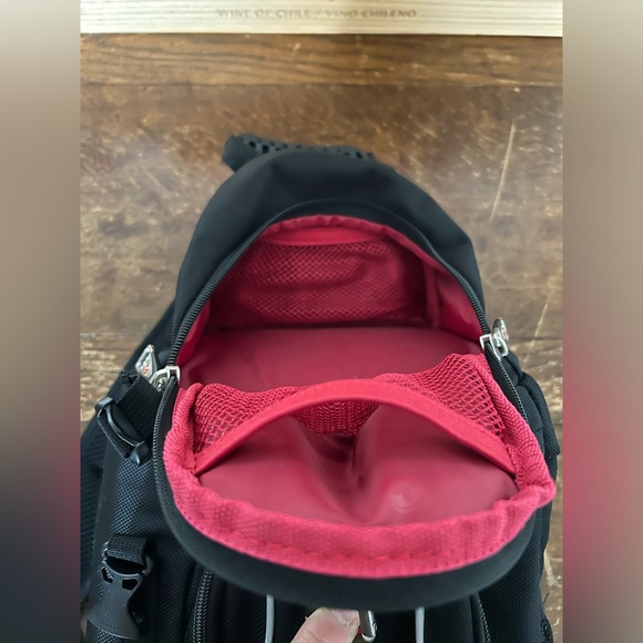 Swiss Army cross body sling camera back pack . - Picture 3 of 9